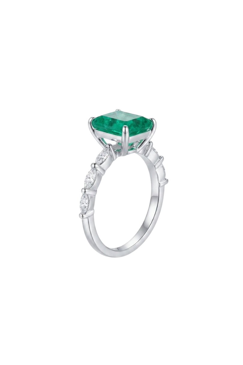a close up of a ring